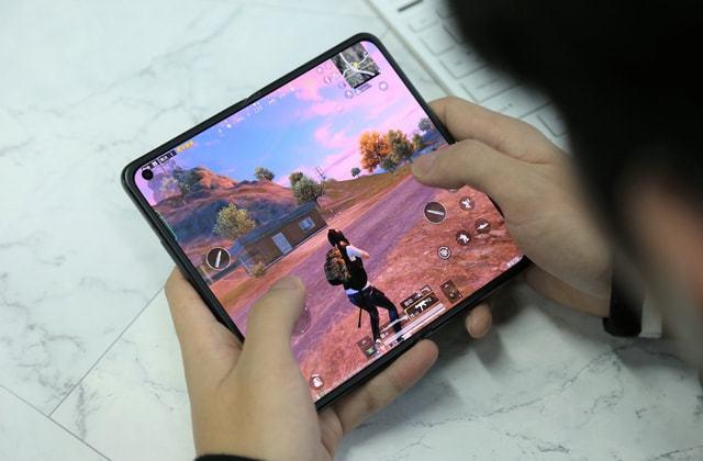 和平精英紫色的标是什么